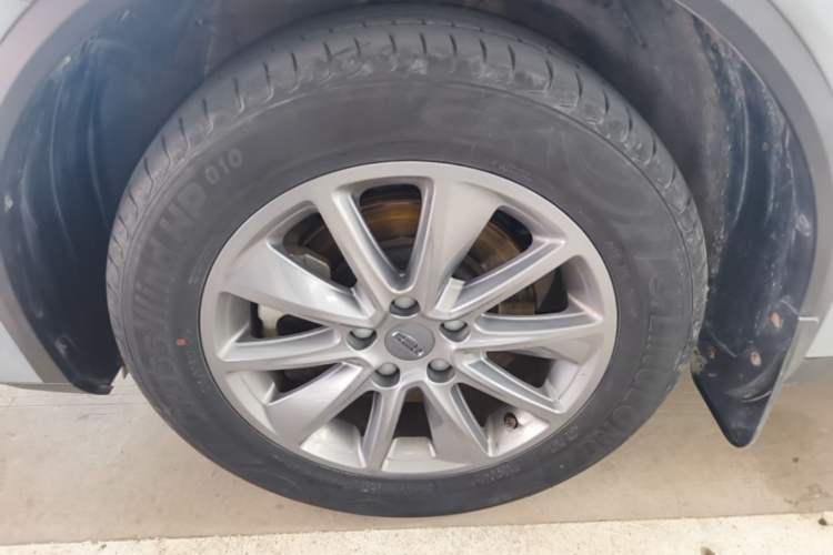Used Geely Auto Jiajie 2019 1.8TD Automatic Comfort Edition Left Front Wheel Hub