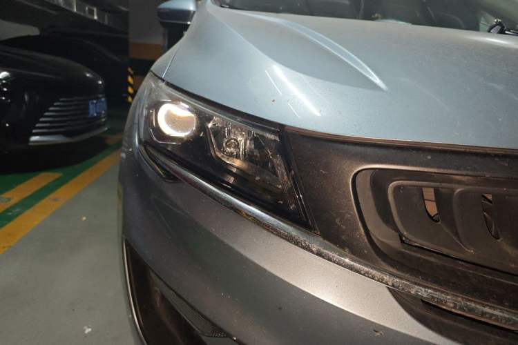 Used Geely Auto Jiajie 2019 1.8TD Automatic Enjoyment Model Right Front Headlight