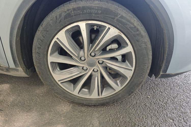 Used Geely Auto Jiajie 2019 1.5TD MHEV DCT Deluxe Edition Right Front Wheel Hub