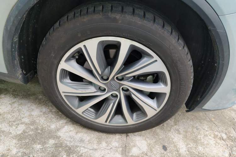 Used Geely Auto Jiajie 2019 1.5TD MHEV DCT Deluxe Edition Right Front Wheel Hub