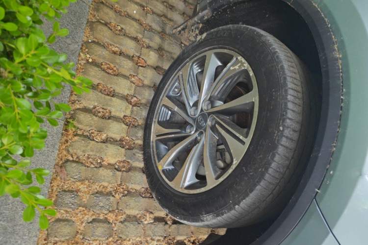 Used Geely Auto Jiajie 2019 1.5TD MHEV DCT Yaoxiang Edition Right Front Wheel Hub