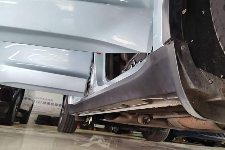 Used Geely Auto Jiajie 2019 1.5TD MHEV DCT Deluxe Edition Right Side Sill