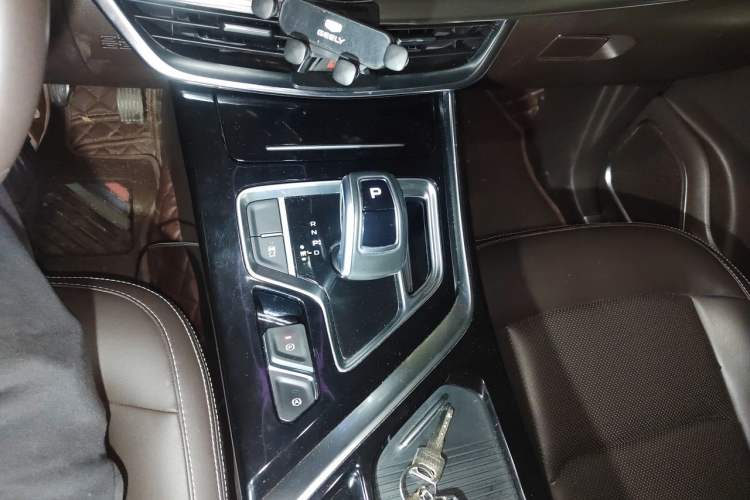 Used Geely Auto Jiajie 2019 1.8TD Automatic Luxury Model Gear Lever