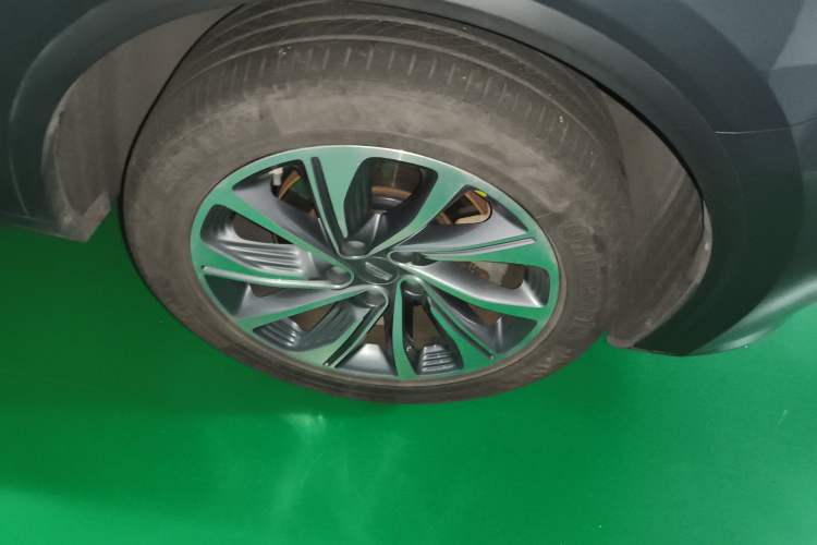 Used Geely Auto Jiajie 2019 1.5TD MHEV DCT Deluxe Edition Right Front Wheel Hub