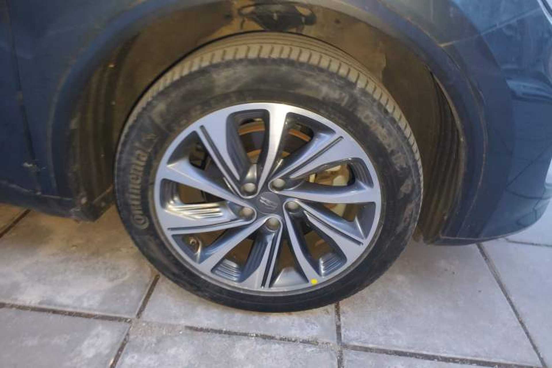 Used Geely Auto Jiajie 2019 1.5TD MHEV DCT Deluxe Edition Right Front Wheel Hub