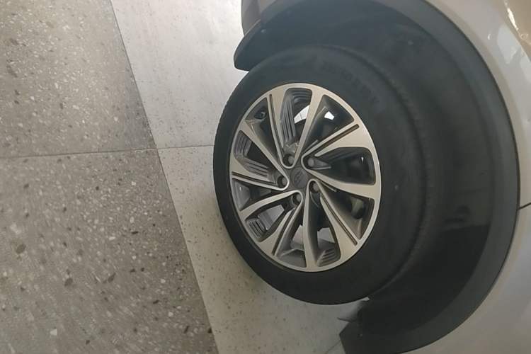 Used Geely Auto Jiajie 2019 1.5TD MHEV DCT Deluxe Edition Right Rear Wheel Hub