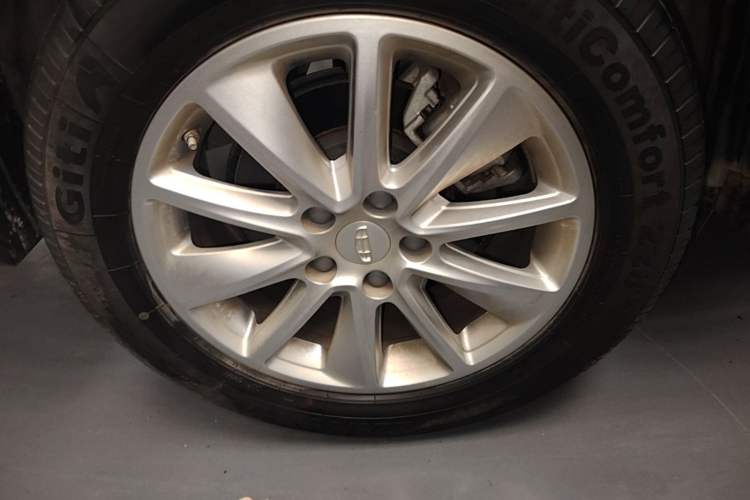 Used Geely Auto Jiajie 2019 1.8TD Automatic Enjoyment Model Right Rear Wheel Hub