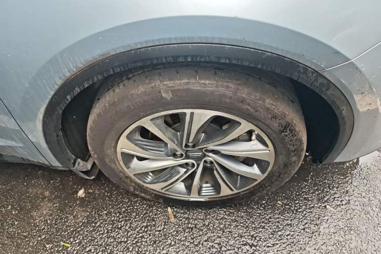 Used Geely Auto Jiajie 2019 1.5TD MHEV DCT Deluxe Edition Right Front Wheel Hub