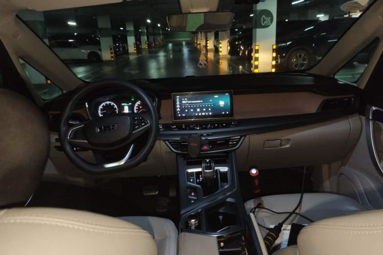 Used Geely Auto Jiajie 2019 1.8TD Automatic Enjoyment Model Center Console