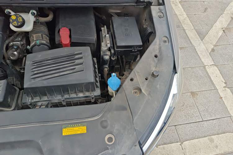 Used Geely Auto Jiajie 2019 1.8TD Automatic Enjoyment Model Engine Bay Left