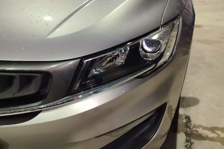 Used Geely Auto Jiajie 2019 1.8TD Automatic Enjoyment Model Left Front Headlight