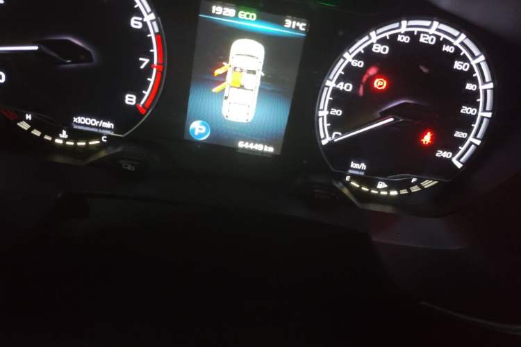 Used Geely Auto Jiajie 2019 1.8TD Automatic Enjoyment Model Odometer Close Up