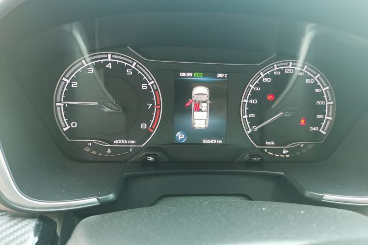 Used Geely Auto Jiajie 2019 1.8TD Automatic Enjoyment Model Odometer Close Up