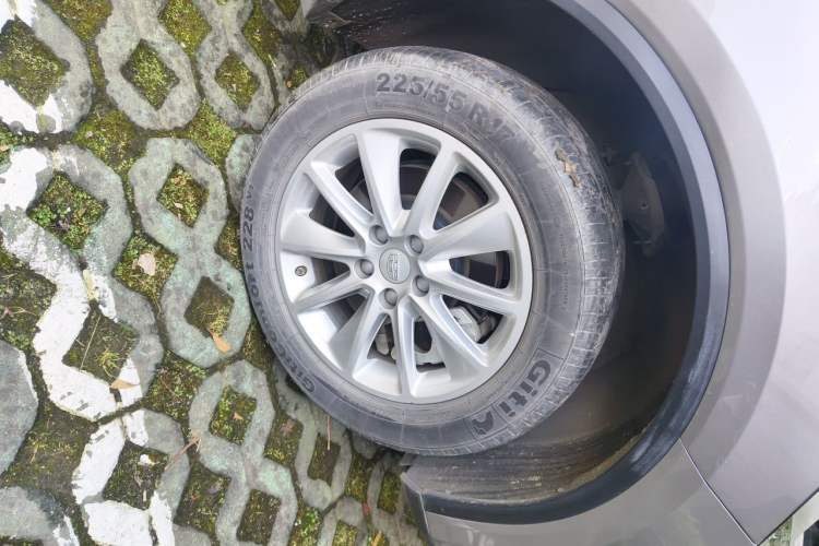 Used Geely Auto Jiajie 2019 1.5TD MHEV DCT Yaoxiang Edition Right Front Wheel Hub