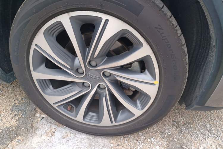 Used Geely Auto Jiajie 2019 1.5TD MHEV DCT Deluxe Edition Right Front Wheel Hub