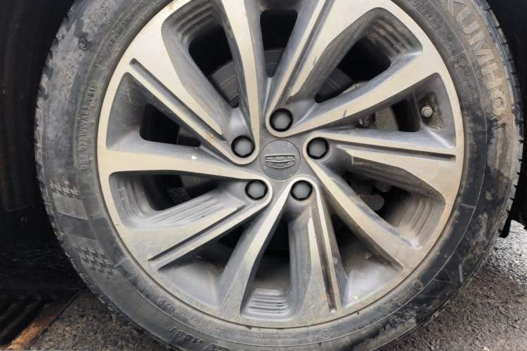 Used Geely Auto Jiajie 2019 1.5TD MHEV DCT Yaoxiang Edition Right Front Wheel Hub