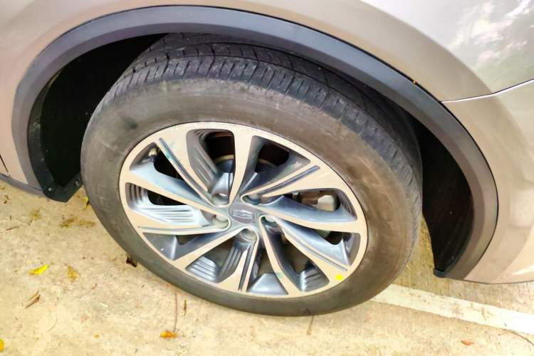 Used Geely Auto Jiajie 2019 1.5TD MHEV DCT Deluxe Edition Right Front Wheel Hub