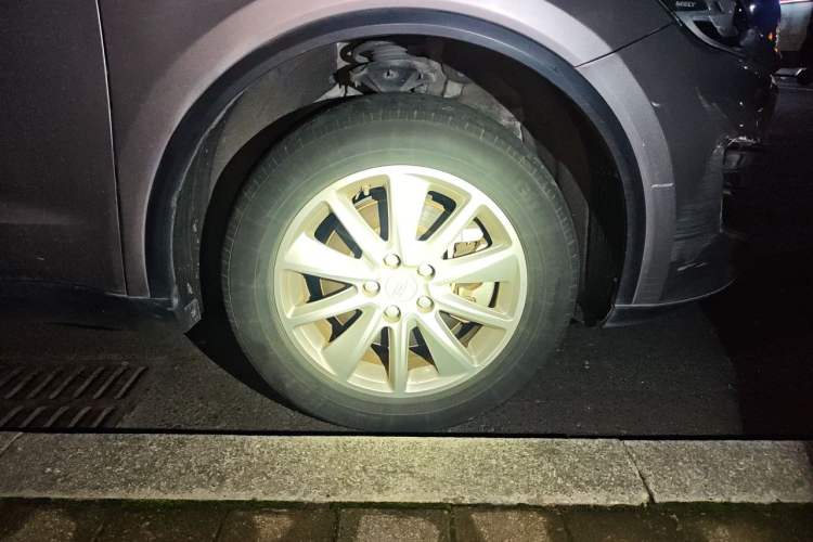 Used Geely Auto Jiajie 2019 1.5TD MHEV DCT Yaoxiang Edition Right Front Wheel Hub