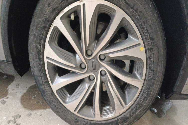 Used Geely Auto Jiajie 2019 1.5TD MHEV DCT Deluxe Edition Right Front Wheel Hub