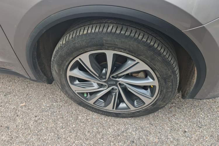 Used Geely Auto Jiajie 2019 1.5TD MHEV DCT Deluxe Edition Right Front Wheel Hub