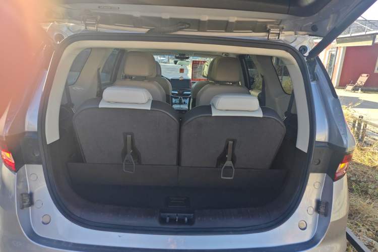Used Geely Auto Jiajie 2019 1.8TD Automatic Luxury Model Trunk