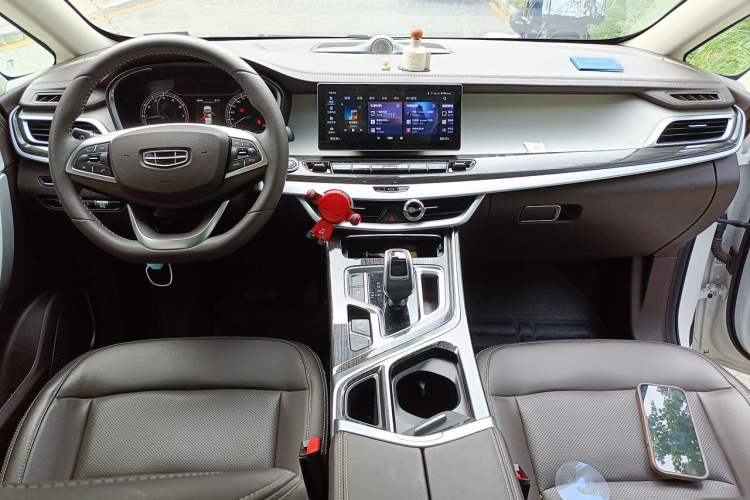Used Geely Auto Jiajie 2019 1.8TD Automatic Zhaoxiang Model Center Console