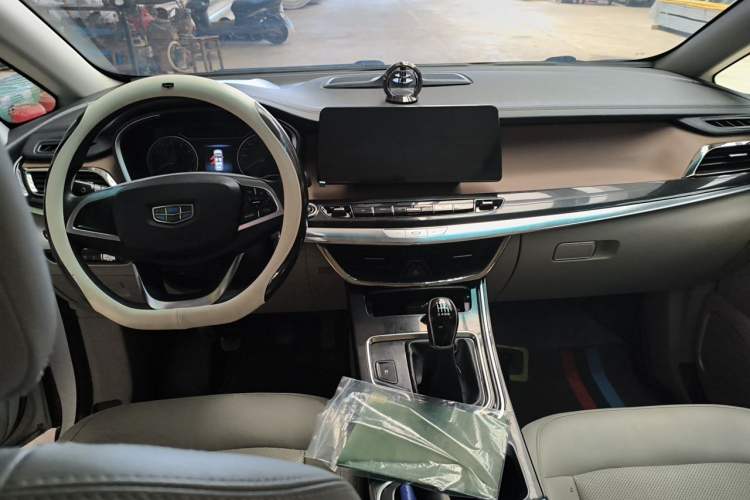 Used Geely Auto Jiajie 2019 1.5TD Manual Comfort Model Center Console