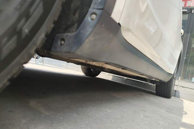 Used Geely Auto Jiajie 2019 1.5TD MHEV DCT Deluxe Edition Chassis Front Left