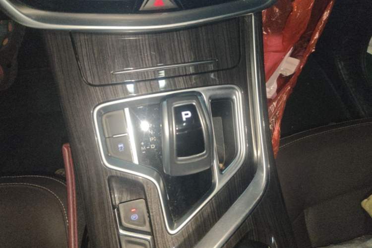 Used Geely Auto Jiajie 2019 1.8TD Automatic Luxury Model Gear Lever