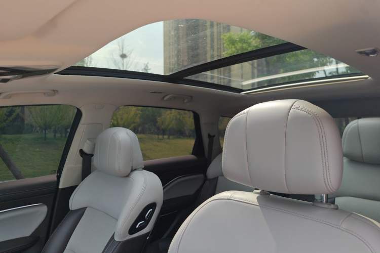 Used Geely Auto Jiajie 2019 1.5TD MHEV DCT Luxury Edition Headliner