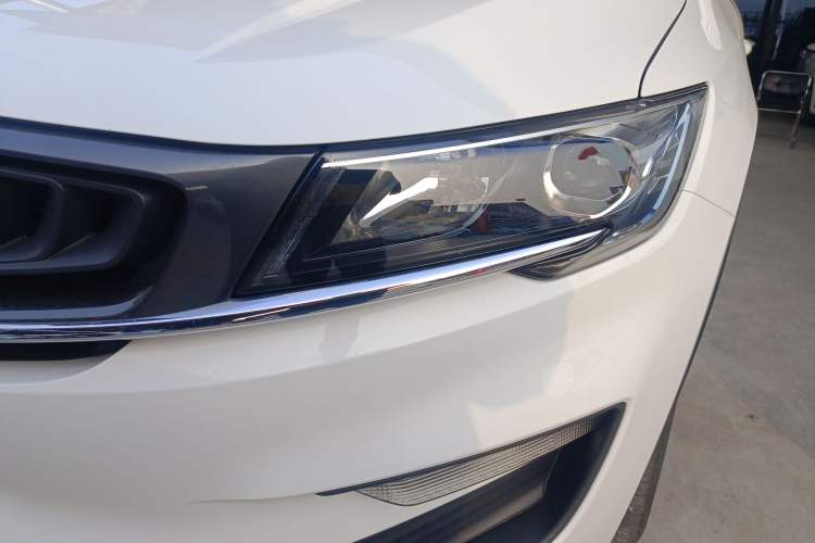 Used Geely Auto Jiajie 2019 1.8TD Automatic Enjoyment Model Left Front Headlight