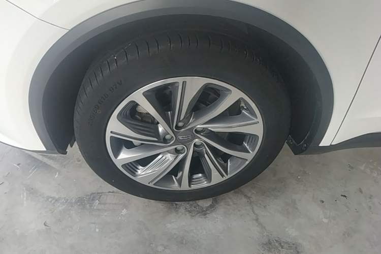 Used Geely Auto Jiajie 2019 1.5TD MHEV DCT Luxury Edition Left Front Wheel Hub