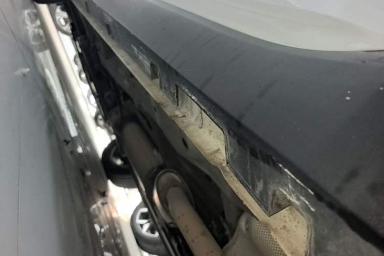 Used Geely Auto Jiajie 2019 1.8TD Automatic Enjoyment Model Left Side Sill