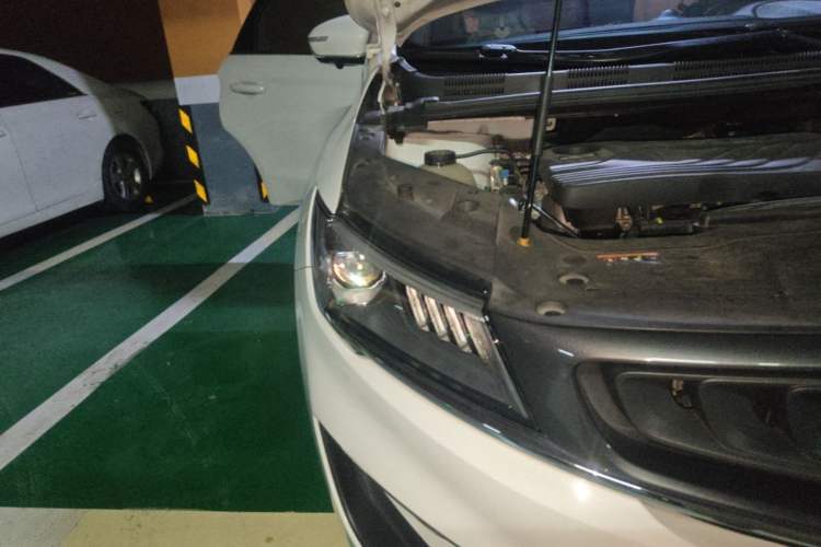 Used Geely Auto Jiajie 2019 1.8TD Automatic Luxury Model Right Front Headlight