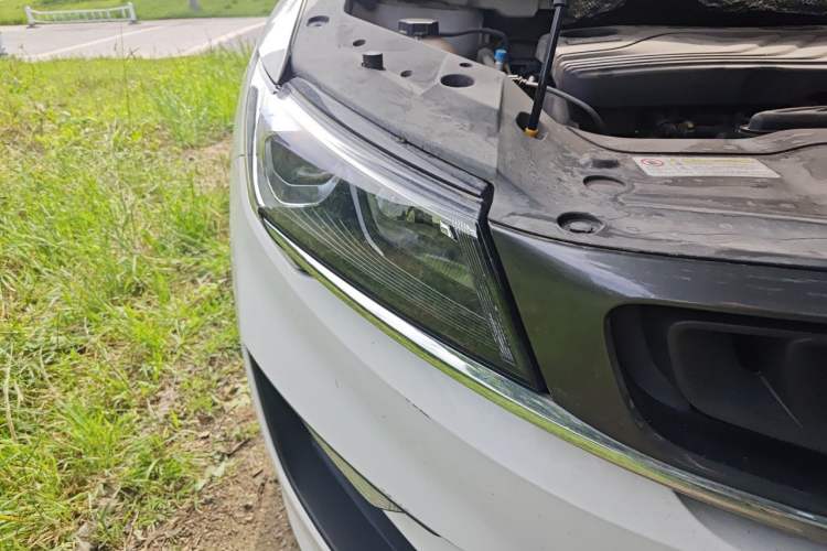 Used Geely Auto Jiajie 2019 1.8TD Automatic Enjoyment Model Right Front Headlight