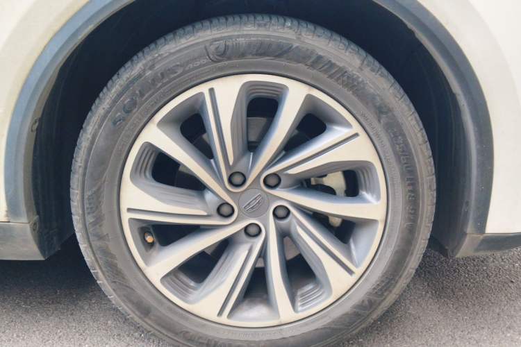 Used Geely Auto Jiajie 2019 1.5TD MHEV DCT Yaoxiang Edition Right Front Wheel Hub