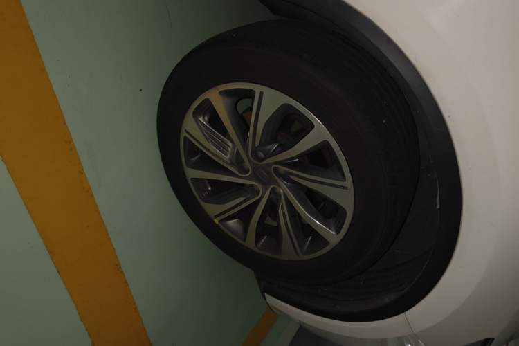 Used Geely Auto Jiajie 2019 1.5TD MHEV DCT Luxury Edition Right Front Wheel Hub