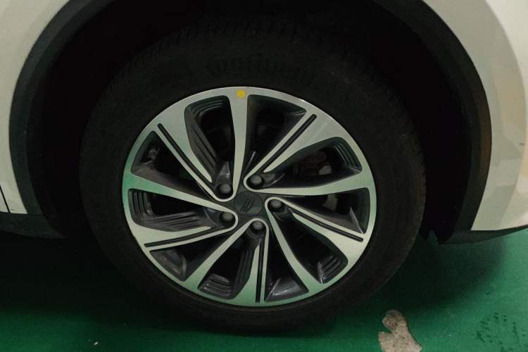 Used Geely Auto Jiajie 2019 1.5TD MHEV DCT Deluxe Edition Right Front Wheel Hub