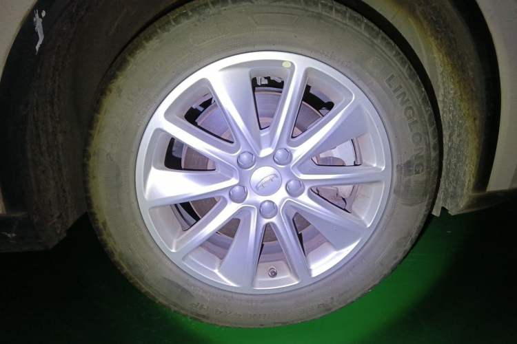 Used Geely Auto Jiajie 2019 1.8TD Automatic Enjoyment Model Right Front Wheel Hub
