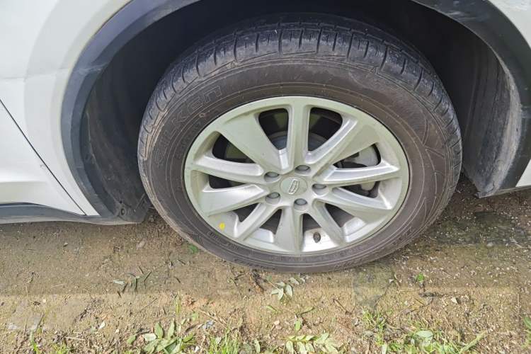 Used Geely Auto Jiajie 2019 1.8TD Automatic Enjoyment Model Right Front Wheel Hub