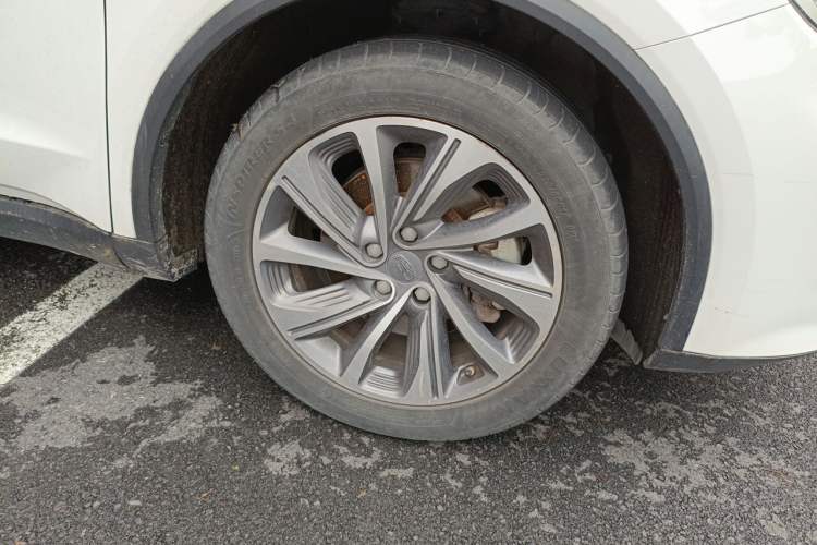 Used Geely Auto Jiajie 2019 1.5TD MHEV DCT Deluxe Edition Right Front Wheel Hub