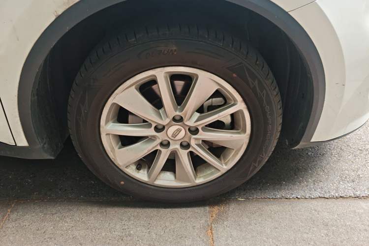 Used Geely Auto Jiajie 2019 1.8TD Automatic Enjoyment Model Right Front Wheel Hub