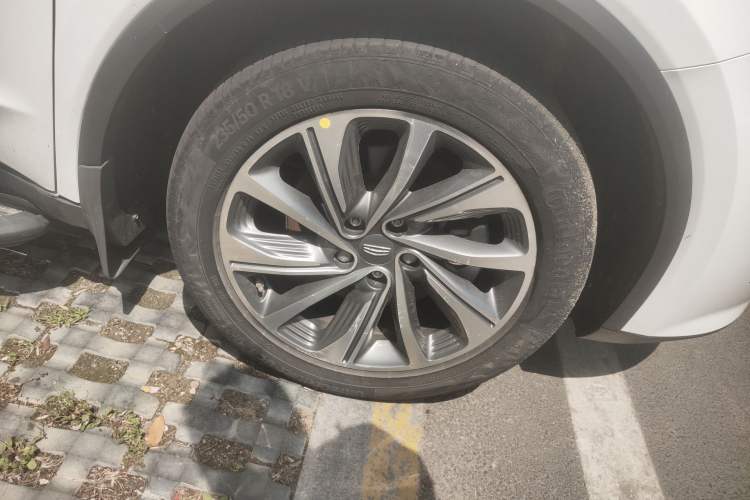 Used Geely Auto Jiajie 2019 1.5TD MHEV DCT Deluxe Edition Right Front Wheel Hub