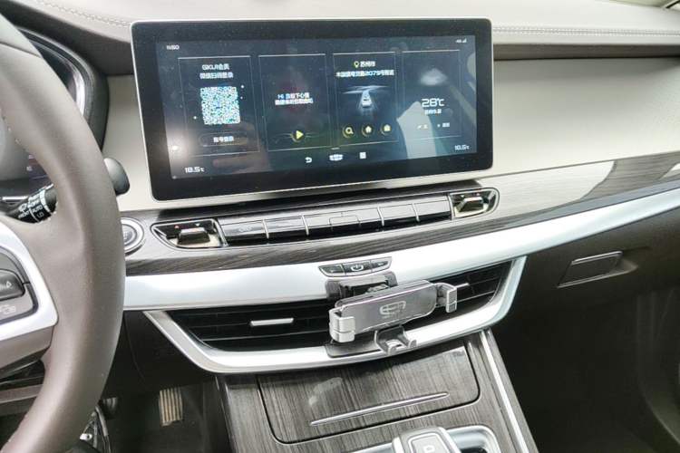 Used Geely Auto Jiajie 2021 Zhiqing 1.5TD DCT Luxury Model Audio And AC Panel