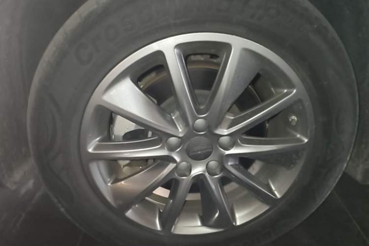 Used Geely Auto Jiajie 2021 1.8TD DCT Comfort Model Left Front Wheel Hub