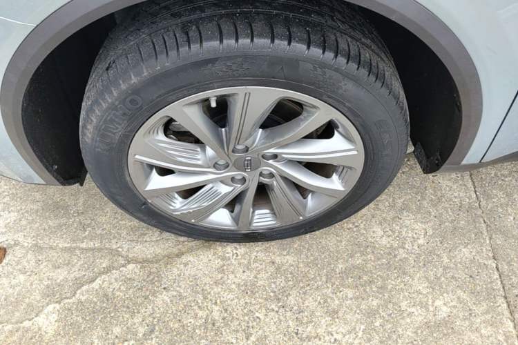 Used Geely Auto Jiajie 2021 Zhiqing 1.5TD DCT Luxury Model Left Front Wheel Hub