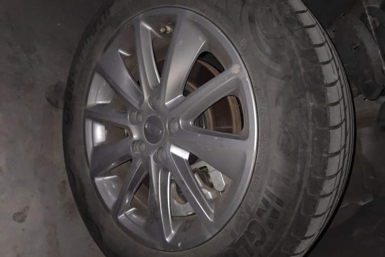 Used Geely Auto Jiajie 2021 1.8TD DCT Comfort Model Right Front Wheel Hub