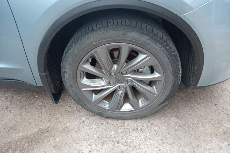 Used Geely Auto Jiajie 2021 1.8TD DCT Luxury Model Right Front Wheel Hub