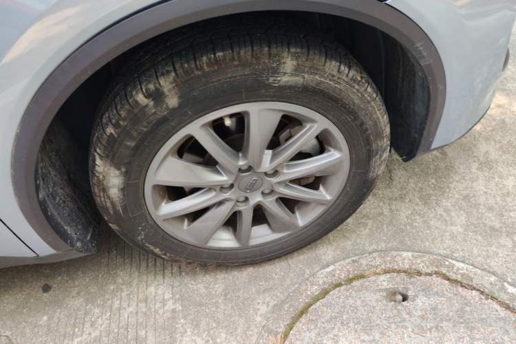 Used Geely Auto Jiajie 2021 1.8TD DCT Comfort Model Right Front Wheel Hub