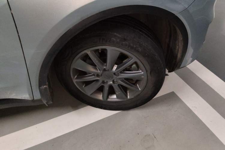 Used Geely Auto Jiajie 2021 1.8TD DCT Comfort Model Right Front Wheel Hub
